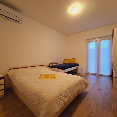 Countryside Apartment Копер Екстериор снимка