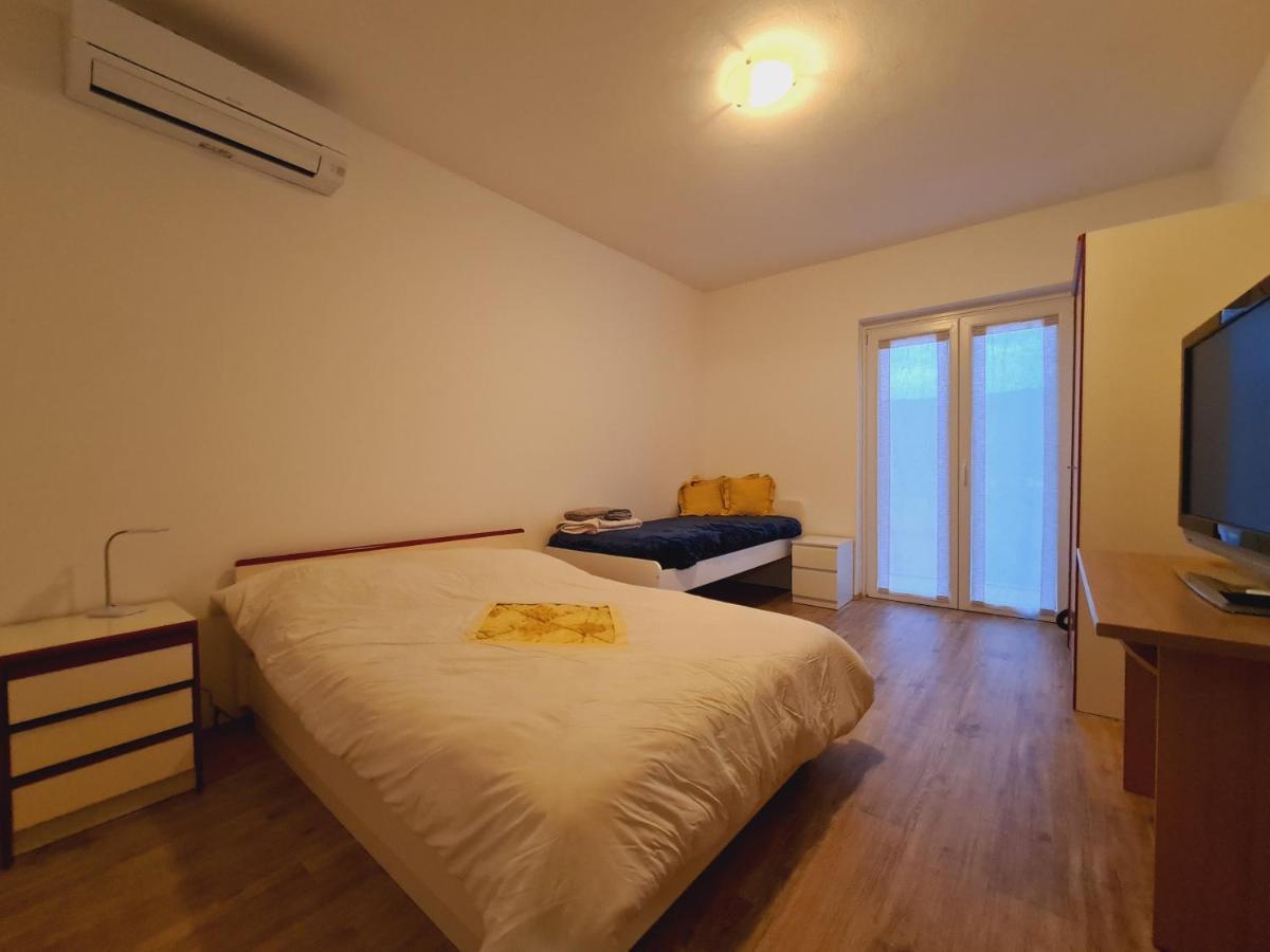 Countryside Apartment Копер Екстериор снимка